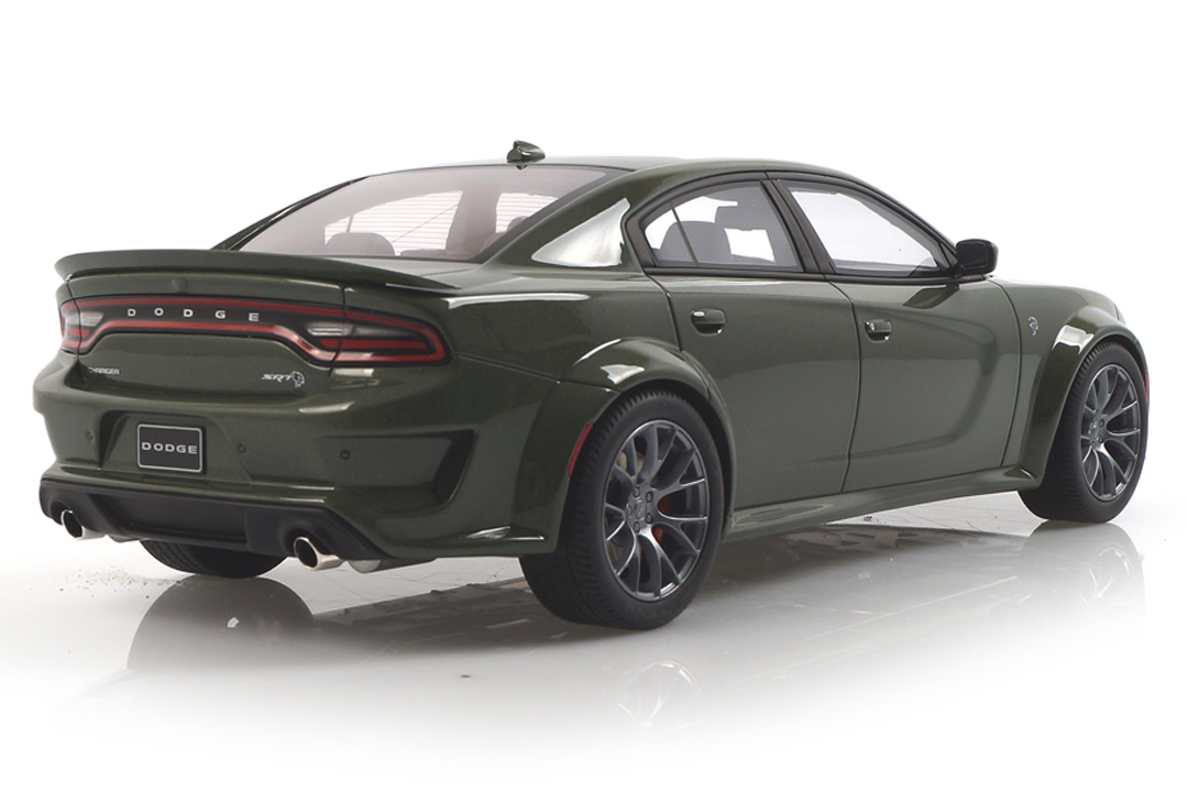 Dodge Charger SRT Hellcat Widebody grün GT Spirit 1:18 GT303
