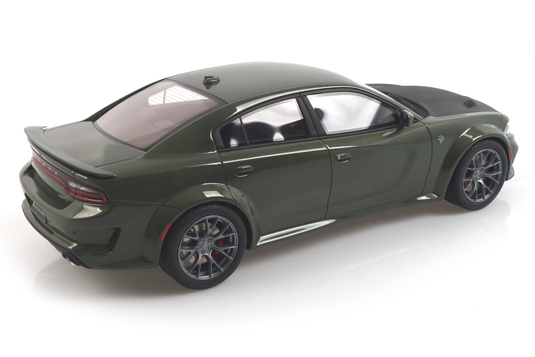 Dodge Charger SRT Hellcat Widebody grün GT Spirit 1:18 GT303