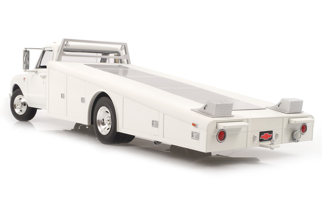 Chevrolet C30 Ramp Truck 1967 weiß ACME 1:18 A1801700
