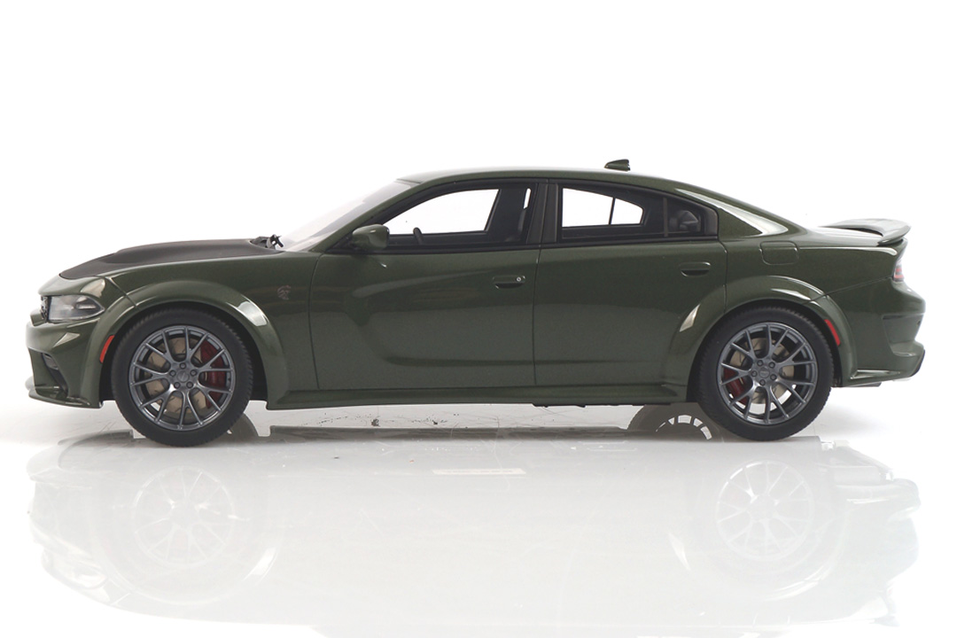Dodge Charger SRT Hellcat Widebody grün GT Spirit 1:18 GT303