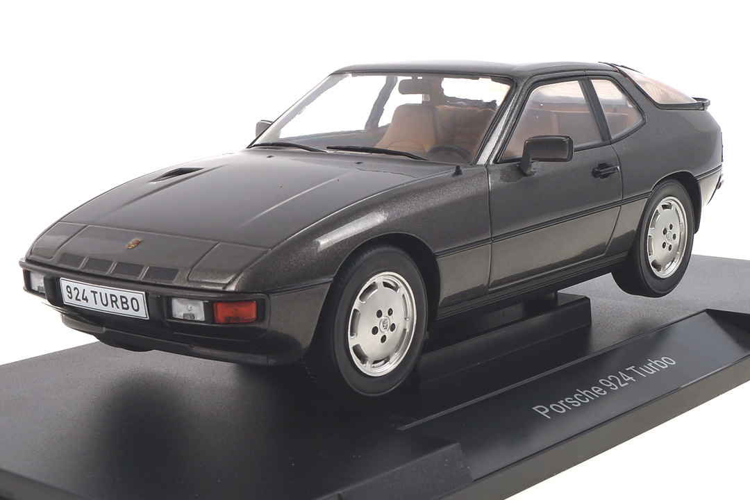 Porsche 924 Turbo grau MCG 1:18 MCG18193