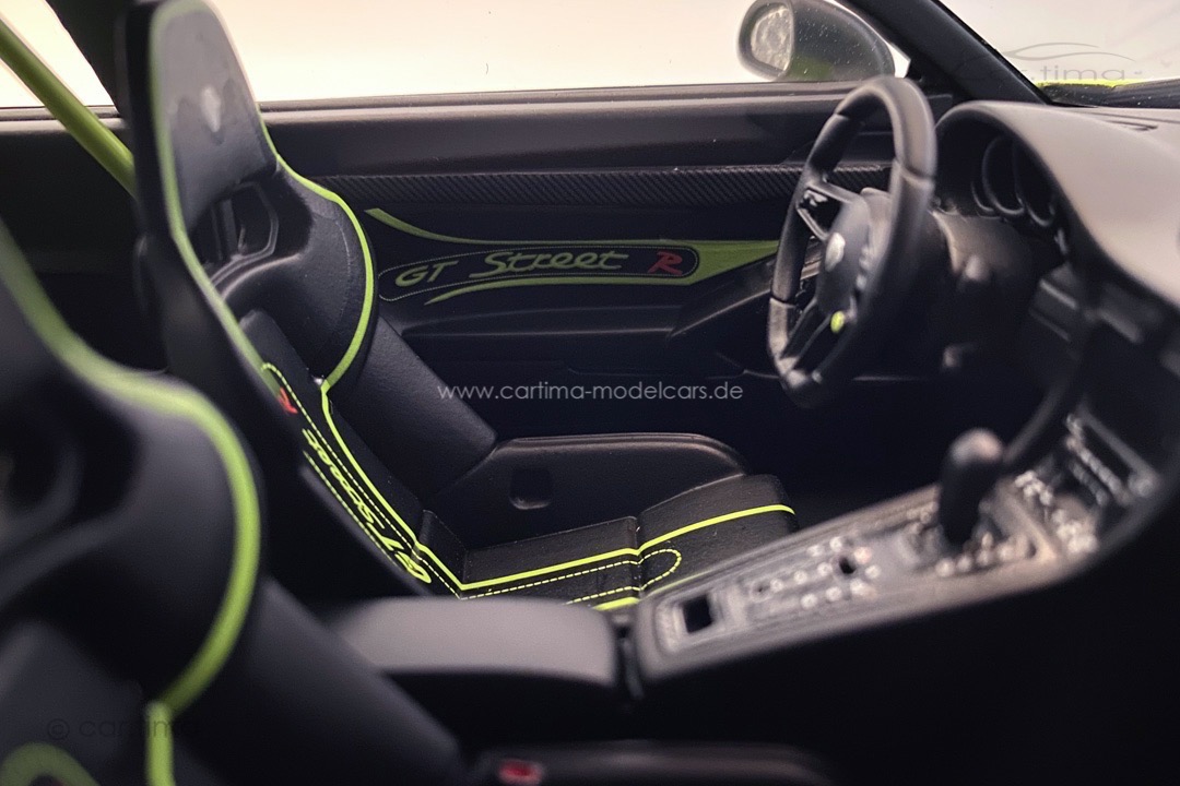 TECHART GTstreet R Daphnegrün 1 of 200 TECHART Collection 1:18 091.992.118.001