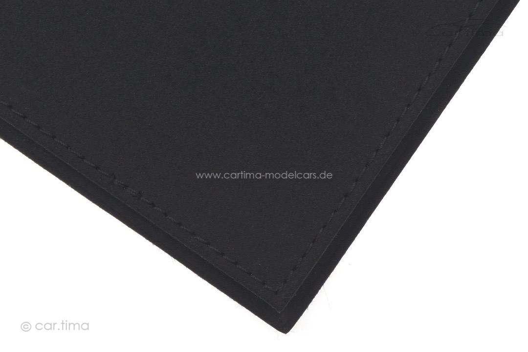 Vitrine/Showcase Alcantara Optik schwarz 45,4cm x 24,8cm x 20,8cm (L/B/H) car.tima EXCLUSIVE 1:12